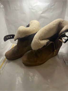 Micheal Kors MK Suede Shearling Wedge Boot 9.5-10